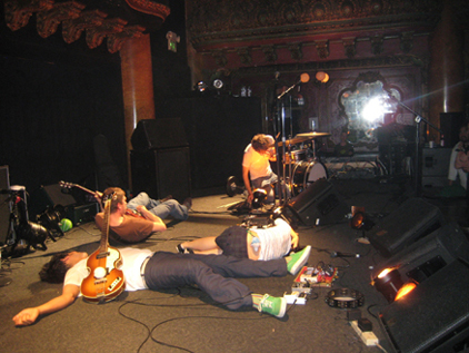 Stream Deerhoof's New Single
