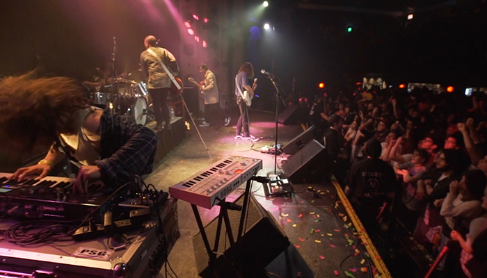 Watch White Reaper shred